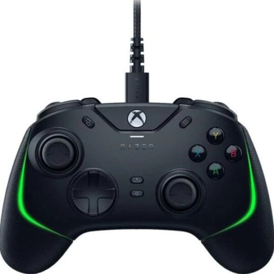 Razer Wolverine V2 Chroma Gamepad For Xbox Series Razer Wolverine V2 Chroma Gamepad For Xbox Series